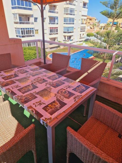 Magnifico Chalet Adosado En Torrevieja, Alicante. Eksteriør bilde