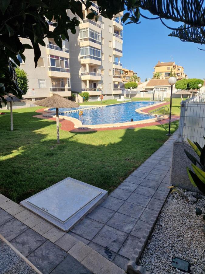 Magnifico Chalet Adosado En Torrevieja, Alicante. Eksteriør bilde