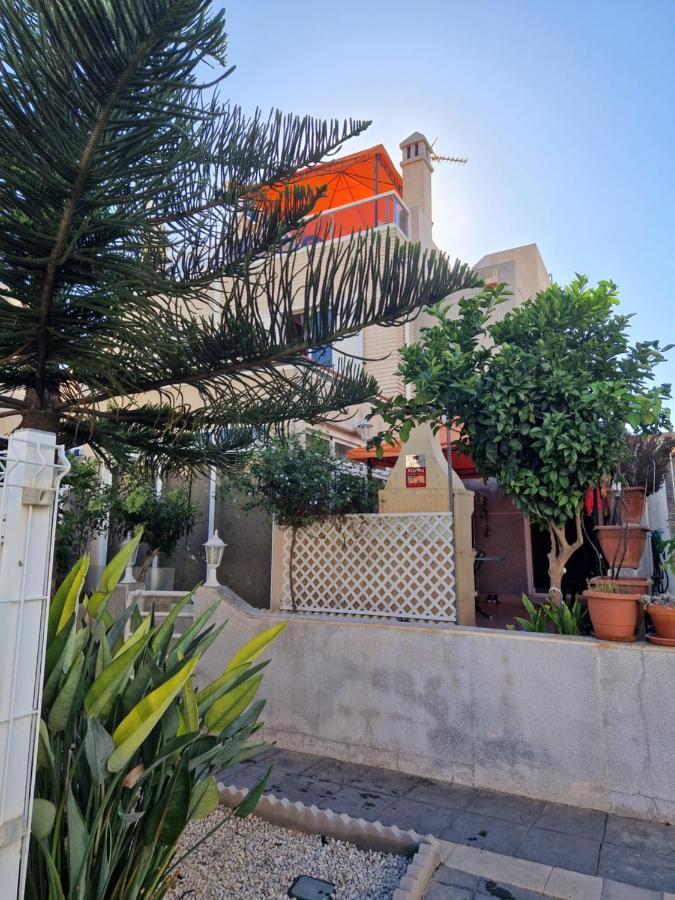 Magnifico Chalet Adosado En Torrevieja, Alicante. Eksteriør bilde