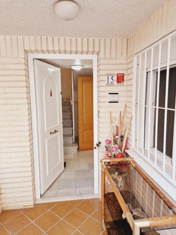 Magnifico Chalet Adosado En Torrevieja, Alicante. Eksteriør bilde