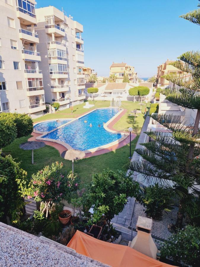 Magnifico Chalet Adosado En Torrevieja, Alicante. Eksteriør bilde